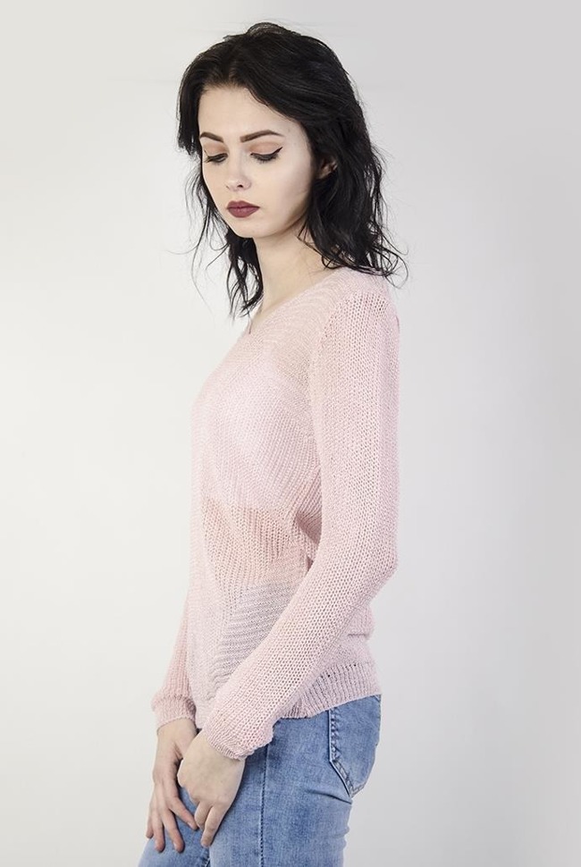 Różowy sweterek z wiązaniem z tyłu